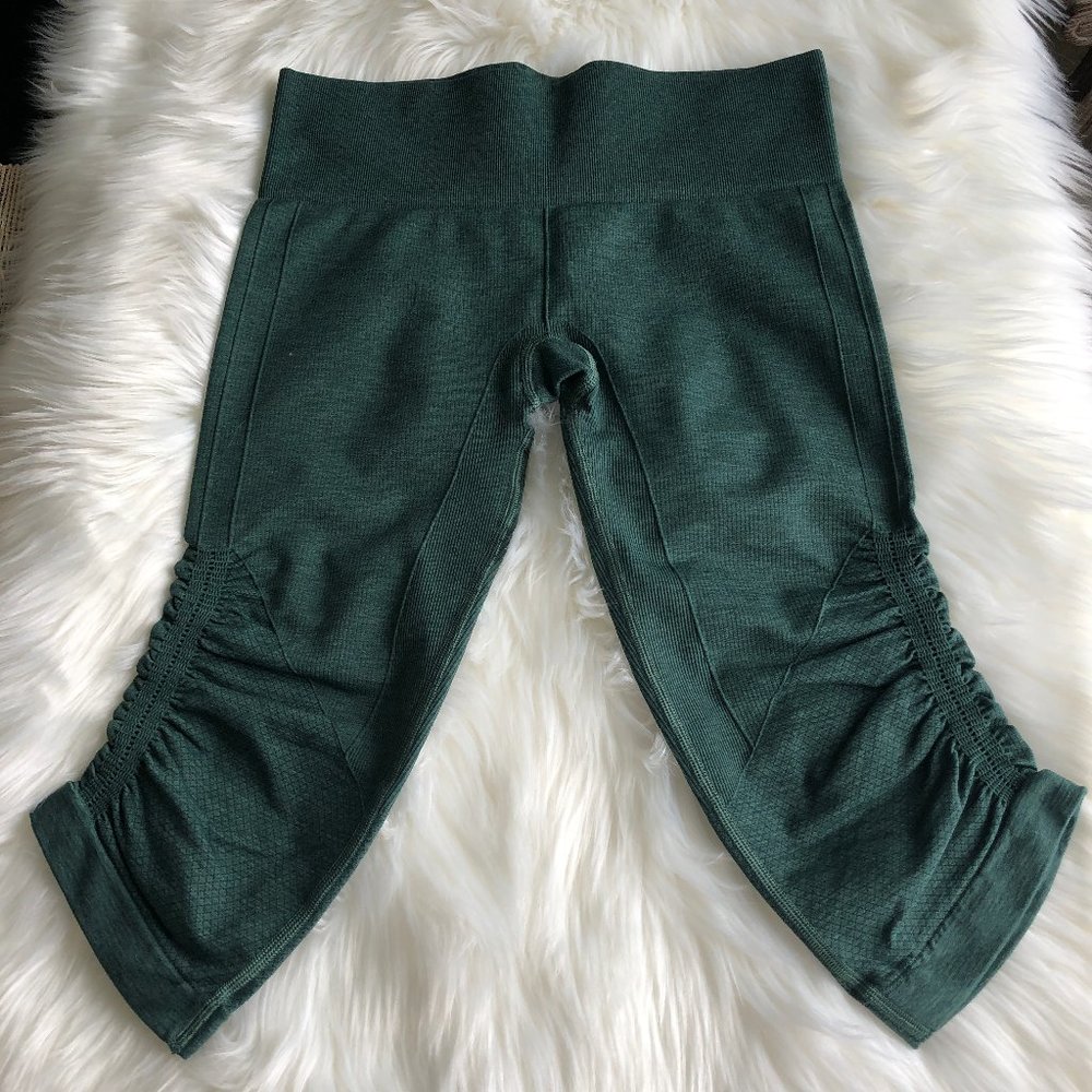 Lululemon In the flow crop - Forest green (Size 8)